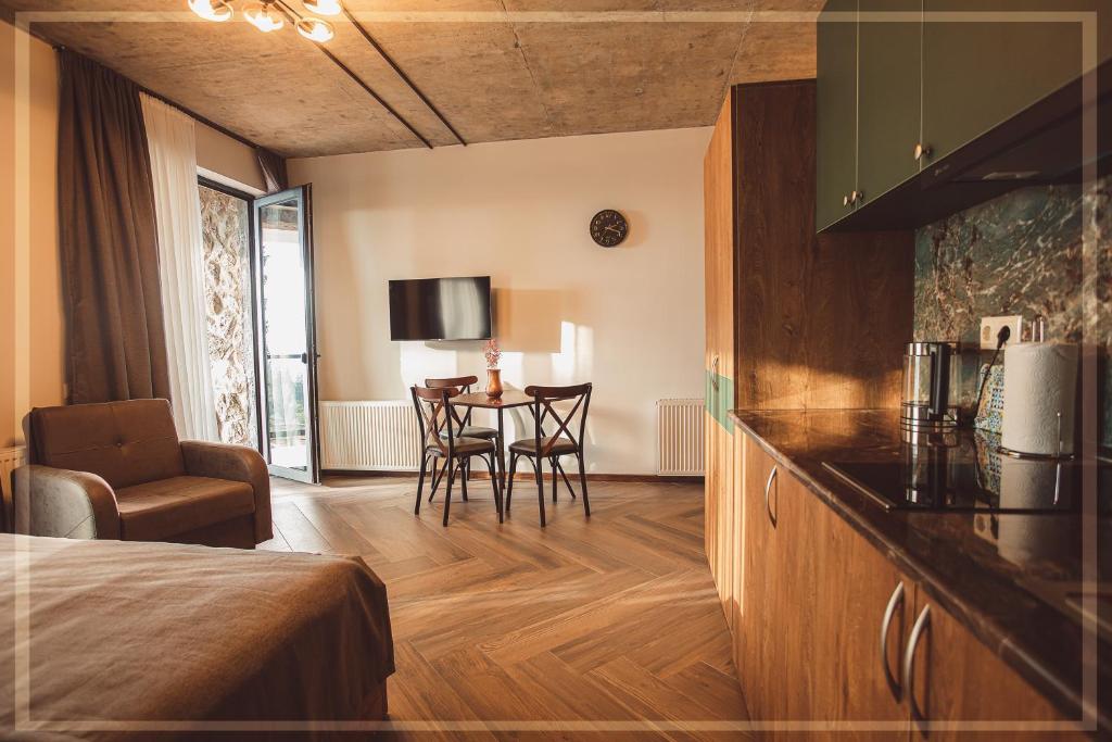 Apartments im Wald: Sauna, Restaurant, Frühstück, Foto 4